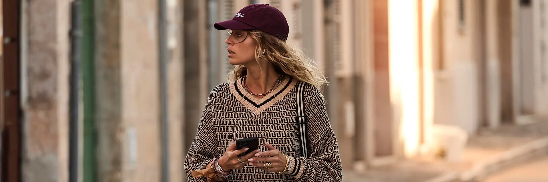 Ewolucja sportowego szyku: Jak jorts i sportowe kurtki z eleganckimi tkaninami tworzą nową definicję athleisure w modzie na co dzień