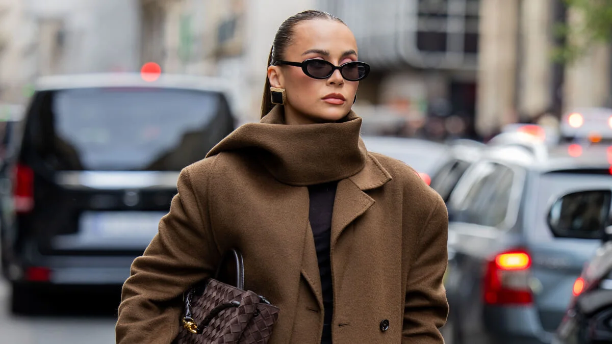 Przewodnik: modne kolory jesieni 2025, które podbiją ulice