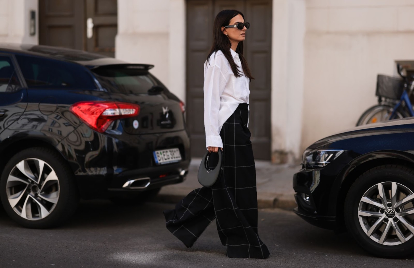 Fasony oversize: odkryj najmodniejsze płaszcze i swetry XXL